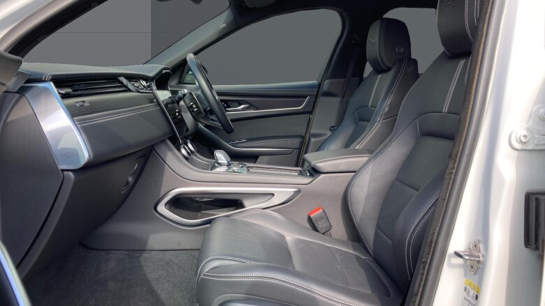 Jaguar F-Pace 2.0 D200 R-Dynamic Black 5dr Auto AWD Diesel Estate